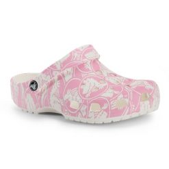 Klapki Crocs Classic Duke Print Clog. Czerwone klapki Crocs, bez wzorów, bez obcasa. Za 98.99 zł.