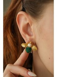 L'Atelier de Gaia Pozłacane kolczyki-wkrętki z agatami rozmiar: onesize. Zielone kolczyki L'Atelier de Gaia, z agatem, pozłacane. Za 43.99 zł.