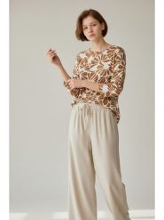 William de Faye Bluzka w kolorze jasnobrązowo-białym rozmiar: 38. Brązowe bluzki William de Faye, bez wzorów, bez kołnierzyka, bez ramiączek. Za 100.99 zł.