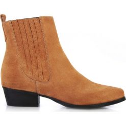 Botki rude zamszowe. Brązowe botki Arturo Vicci, bez wzorów, z zamszu, bez obcasa, bez zapięcia. Za 339.00 zł.