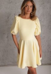 Żółta Elegancka Sukienka z Bufiastymi Rękawami Odkrytymi Plecami i Wiązaniem Haritte. Żółte sukienki Renee, l, bez wzorów, eleganckie, bez kołnierzyka, bez ramiączek, mini, kopertowe. Za 249.99 zł.