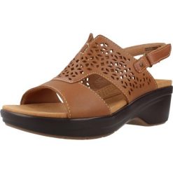 Sandały CLARKS TULEAH SUN Brązowy. Brązowe sandały Clarks, bez wzorów, ze skóry, bez obcasa, bez zapięcia. Za 305.99 zł.