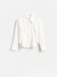 Koszula z bawełną - biały. Białe koszule Reserved, l, bez wzorów, z bawełny, bez kołnierzyka, bez ramiączek. Za 119.99 zł.