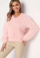 Różowy Sweter Futrzany z Ozdobnymi Aplikacjami Kwiatkami i Dodatkiem Wełny Merilinas. Czerwone swetry Born2be, z aplikacjami, z futra, bez ramiączek. Za 64.99 zł.