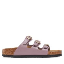 Klapki Birkenstock. Fioletowe klapki Birkenstock, bez wzorów, bez obcasa. Za 469.99 zł.
