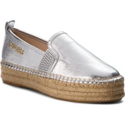 Espadryle GUESS - Rela FLRLE2 FAM14 SILVE. Szare espadryle Guess, z aplikacjami, ze skóry ekologicznej, bez obcasa, na płaskiej podeszwie, bez zapięcia. W wyprzedaży za 259.00 zł.