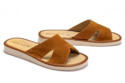 METEOR 118 BOHO brąz, kapcie damskie. Brązowe obuwie domowe Meteor, bez wzorów, bez zapięcia. Za 44.99 zł.