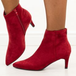 Czerwone botki damskie Sergio Leone Bt65. Czerwone botki Sergio Leone, na jesień, bez wzorów, z jeansu, ze szpiczastym noskiem, bez obcasa, na szpilce, bez zapięcia. Za 239.00 zł.