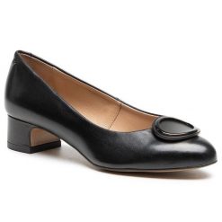 Półbuty Wojas. Czarne czółenka Wojas, bez wzorów, bez obcasa, na obcasie, bez zapięcia. Za 259.99 zł.