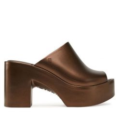 Klapki Melissa. Brązowe klapki Melissa, bez wzorów, bez obcasa. Za 349.99 zł.