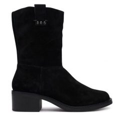 Botki Clarks. Czarne botki Clarks, bez wzorów, bez obcasa, na płaskiej podeszwie, bez zapięcia. Za 479.99 zł.