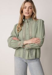 Zielona Koszula ze Stójką i Koronką Argochis. Zielone koszule Born2be, l, bez wzorów, z jeansu, bez kołnierzyka, bez ramiączek. Za 129.99 zł.
