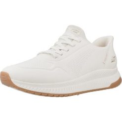 Buty SKECHERS 117740S Biały. Białe obuwie sportowe Skechers, ze skóry ekologicznej, bez zapięcia. Za 362.00 zł.