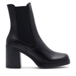 Botki Gino Rossi. Czarne botki Gino Rossi, bez wzorów, bez obcasa, na słupku, bez zapięcia. Za 349.99 zł.