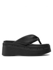 Tommy Jeans Japonki Tjw Wedge Sandal EN0EN02457 Czarny. Czarne klapki Tommy Jeans, bez wzorów, z jeansu, bez obcasa. Za 239.99 zł.