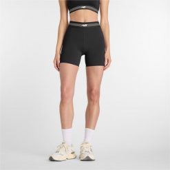 Spodenki damskie New Balance WB61E4GEBK – czarne. Czarne szorty New Balance, bez wzorów, z lycry, z podwyższonym stanem. Za 219.99 zł.