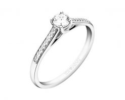 Pierścionek z białego złota z brylantami - 0,24 ct - próba 750. Białe pierścionki Apart, z brylantem, złote. Za 5,990.00 zł.