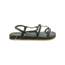 Sandały Ipanema Drip Intense czarne. Czarne sandały Ipanema, bez wzorów, bez obcasa, bez zapięcia. Za 159.99 zł.