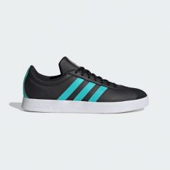 Buty VL COURT MER. Białe obuwie sportowe Adidas, bez zapięcia. Za 280.50 zł.