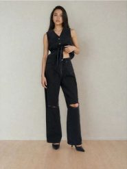 Jeansy wide leg z wysokim stanem i przetarciami - czarny. Czarne jeansy Sinsay, bez wzorów, z podwyższonym stanem. Za 69.99 zł.