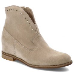 Beżowe Botki Kowbojskie Armodo Modne Buty Damskie. Brązowe botki Armodo, bez wzorów, ze skóry, bez obcasa, bez zapięcia. Za 390.99 zł.