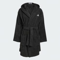 Szlafrok z kapturem. Czarne szlafroki Adidas, xs, bez wzorów, bez ramiączek, z kapturem. Za 399.00 zł.