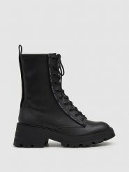 Pepe Jeans FOOTWEAR Botki "Soda Rub" w kolorze czarnym rozmiar: 38. Czarne botki Pepe Jeans FOOTWEAR, bez wzorów, z jeansu, bez obcasa, bez zapięcia. Za 177.10 zł.
