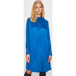 Scotch & Soda - Sukienka. Czerwone sukienki Scotch & Soda, na co dzień, m, bez wzorów, z materiału, casualowe, bez kołnierzyka, bez ramiączek, maxi, proste. W wyprzedaży za 319.90 zł.