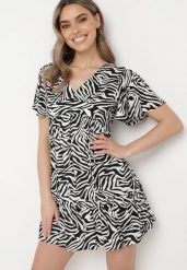 Czarno-Biała Sukienka Mini z Wiskozy w Abstrakcyjne Paski Ethikala. Czarne sukienki Born2be, na lato, s, bez wzorów, z wiskozy, bez kołnierzyka, bez ramiączek, mini. Za 34.99 zł.