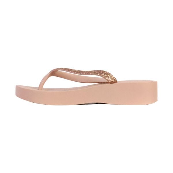 Japonki damskie Ipanema Mesh Chic Plat. Czerwone klapki Ipanema, bez wzorów, z gumy, bez obcasa. Za 89.99 zł.