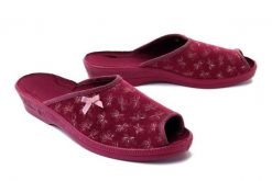 BEFADO 581D 197 bordowy, kapcie damskie. Czerwone obuwie domowe Befado, bez wzorów, bez zapięcia. Za 44.99 zł.