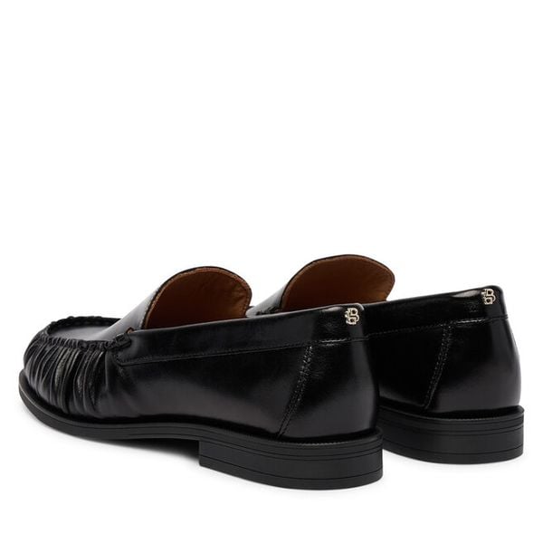 Lordsy BOSS. Czarne lordsy Boss, bez wzorów, bez obcasa, bez zapięcia. Za 899.99 zł.