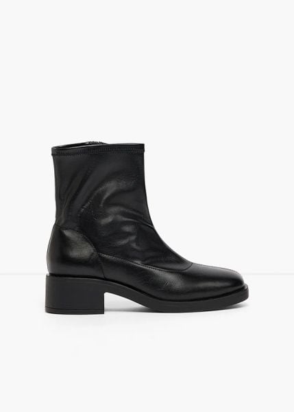 Botki z elastyczną cholewką. Czarne botki bonprix, bez wzorów, bez obcasa, bez zapięcia. Za 169.99 zł.