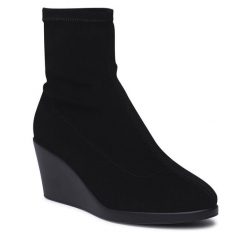 Botki Jenny Fairy. Czarne botki Jenny Fairy, bez wzorów, bez obcasa, na koturnie, bez zapięcia. Za 159.99 zł.