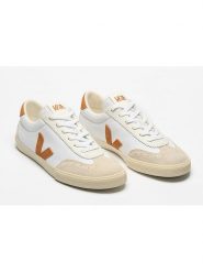 Veja Sneakersy "Volley" w kolorze beżowo-białym rozmiar: 36. Białe trampki Veja, bez wzorów, bez zapięcia. Za 484.31 zł.