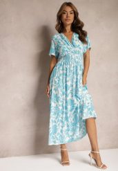 Jasnoniebieska Kopertowa Sukienka o Rozkloszowanym Kroju w Kwiaty z Gumką w Talii Dolefia. Niebieskie sukienki Renee, l, bez wzorów, z jeansu, eleganckie, bez kołnierzyka, bez ramiączek, maxi, kopertowe. Za 69.99 zł.