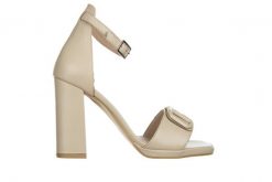 Sandały Bayla-159 4213 001-P Beż Lico 159052, Skóra naturalna - 40. Brązowe sandały Bayla, bez wzorów, ze skóry, biznesowe, bez obcasa, na obcasie, bez zapięcia. W wyprzedaży za 179.10 zł.