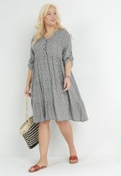 Czarna Rozkloszowana Sukienka z Falbanką i Podwijanymi Rękawami Arilanie. Czarne sukienki Born2be, l, bez wzorów, eleganckie, bez kołnierzyka, bez ramiączek, midi, rozkloszowane. Za 79.99 zł.