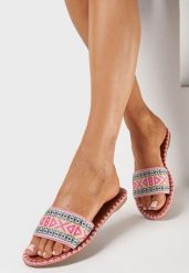 Różowe Klapki na Płaskiej Podeszwie z Ozdobnym Paskiem w Stylu Boho Ijarila. Czerwone klapki Born2be, bez wzorów, bez obcasa, na płaskiej podeszwie. Za 54.99 zł.