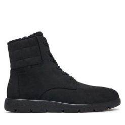 Trzewiki ECCO. Czarne botki ecco, bez wzorów, bez obcasa, na płaskiej podeszwie, bez zapięcia. Za 669.99 zł.