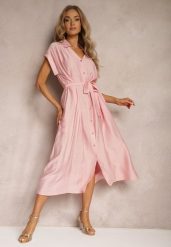 Różowa Rozkloszowana Sukienka o Koszulowym Kroju Ozdobiona Paskiem w Talii i Guzikami Rosofia. Czerwone sukienki Renee, na co dzień, l, bez wzorów, eleganckie, bez kołnierzyka, bez ramiączek, midi, koszulowe. Za 129.99 zł.