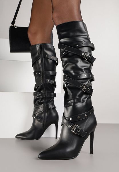 Czarne Kozaki na Szpilce Typu Bikery z Ozdobnymi Paskami i Klamrami Jeslife. Czarne kozaki Born2be, z jeansu, bez obcasa, na obcasie, bez zapięcia. Za 169.99 zł.