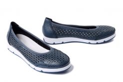 RIEKER L3065-14 blue, baleriny damskie. Niebieskie baleriny Rieker, w ażurowe wzory, bez obcasa. Za 299.90 zł.
