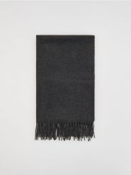 Gładki szalik z frędzlami - ciemnoszary. Szare szaliki Reserved, bez wzorów. Za 59.99 zł.