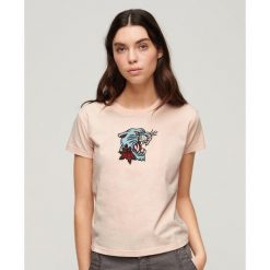 Koszulka dopasowana z haftem tatuażu. Czerwone koszulki sportowe Superdry, bez wzorów, z bawełny, bez ramiączek. W wyprzedaży za 130.85 zł.