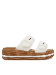 Crocs Klapki Brooklyn Woven Buckle 209978 Biały. Białe klapki Crocs, bez wzorów, z tworzywa sztucznego, bez obcasa. Za 239.99 zł.
