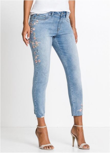 Jeansy skinny, średni stan, cropped. Niebieskie jeansy bonprix, bez wzorów. Za 149.99 zł.