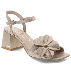 Złote Sandały Chebello Eleganckie Obuwie Damskie Z Kwiatem. Żółte sandały CheBello, bez wzorów, eleganckie, bez obcasa, na obcasie, bez zapięcia. Za 469.00 zł.
