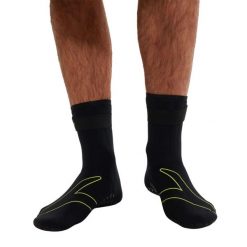 Neoprenowe Skarpety Pływackie Unisex Dla Dorosłych Do Pływania W Wodach. Czarne skarpety Speedo, bez wzorów, z materiału. Za 149.41 zł.