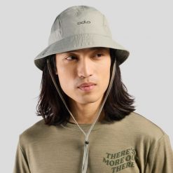 Kapelusz turystyczny Odlo Performance Light Bucket Cap. Białe kapelusze Odlo, bez wzorów, z materiału. Za 166.77 zł.